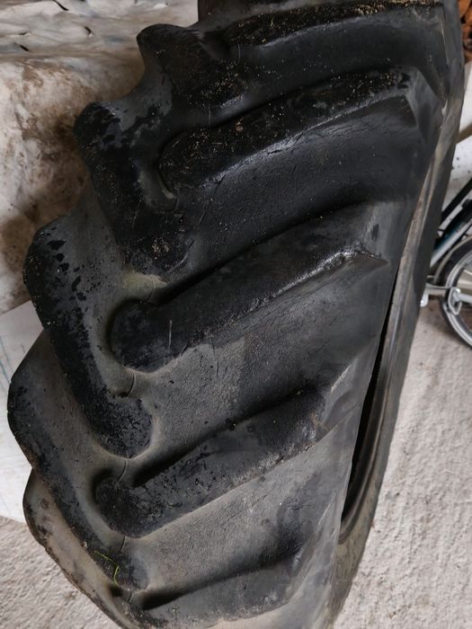 Opona 16.9-30 Goodyear