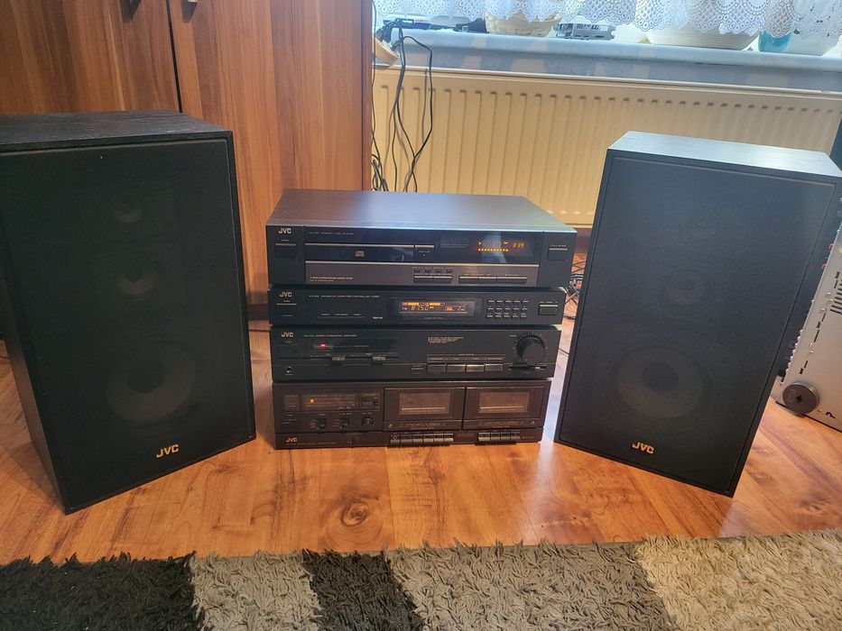 Wieża stereo JVC 4 elementy CD Deck wzmacniacz tuner kolumny