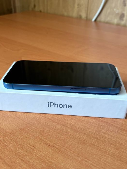 Продам айфон 13 дуже хороший стан