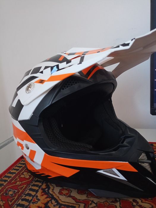 Kask Rowerowy/Moto "Zeď"