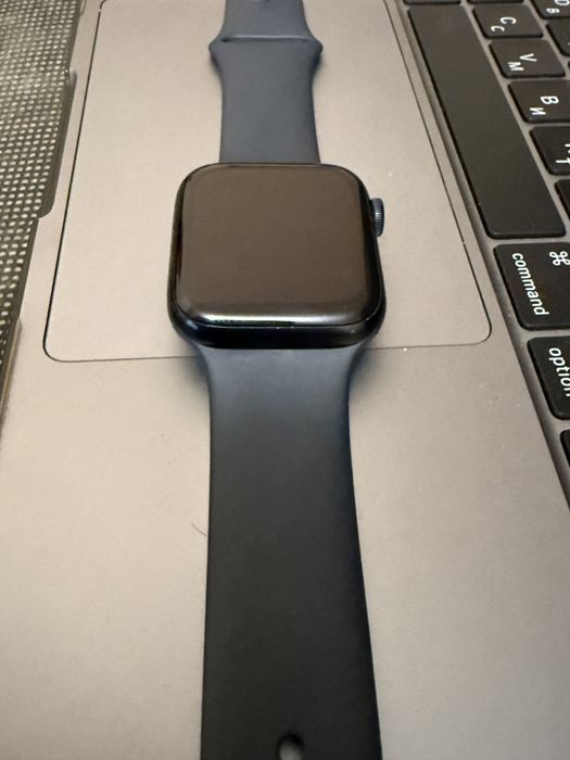 apple watch SE2 44mm 2024