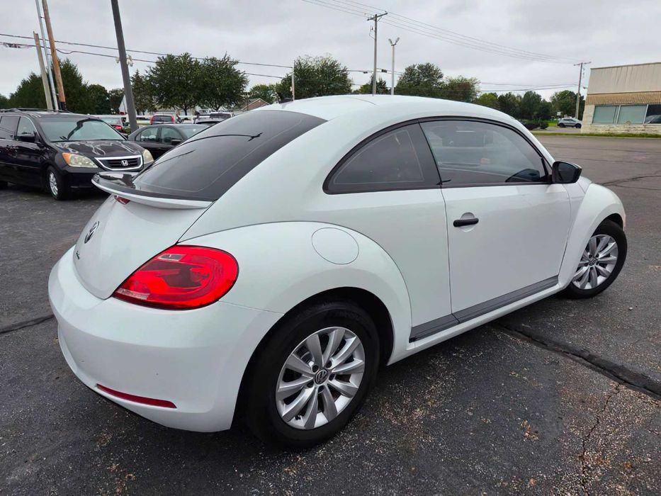 Volkswagen Beetle      2015