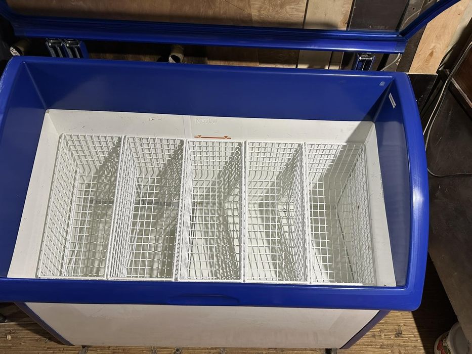 Морозильна вітрина