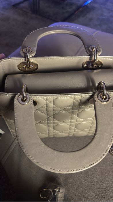 Carteira nova da Dior . Nunca usada