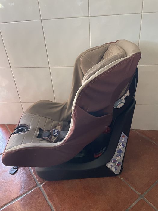 Cadeira auto da Chicco para crianças em bom estado