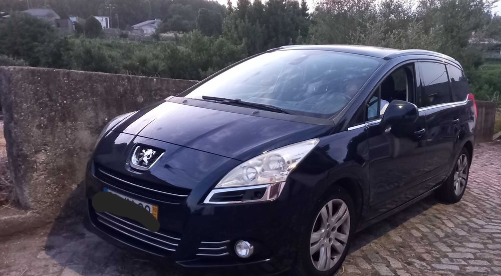 Veículo peugeot 5008