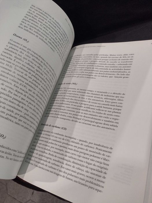 Sobre a Terra - Ricardo Garcia