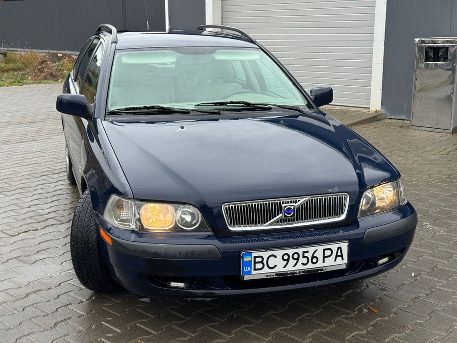 Продам Volvo V40 2001р