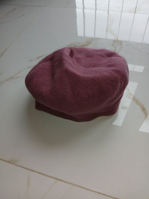 Beret z wełny oryginalny