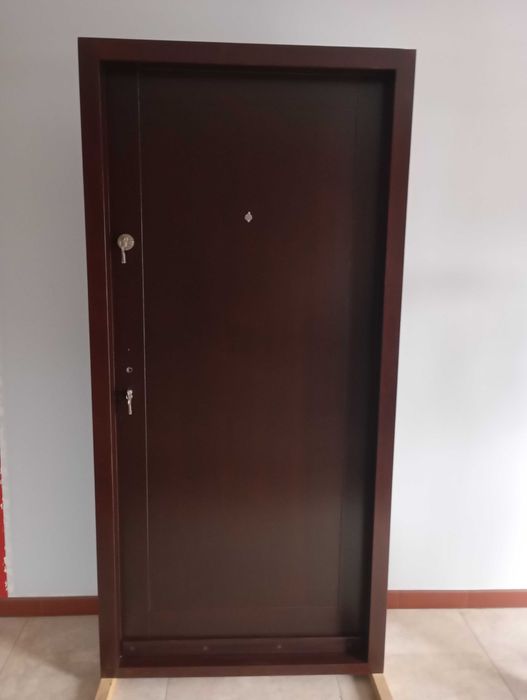 Drzwi zewnętrzne drewniane ocieplane