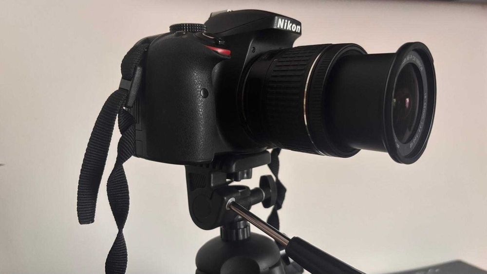 Nikon D3300 + Objetiva 18-55mm VR + Tripé — Excelente Estado