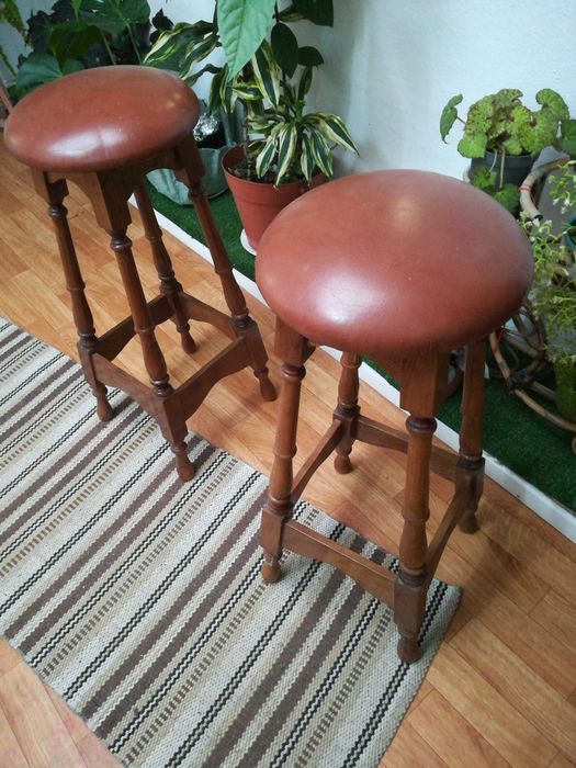 Dois bancos em bom estado