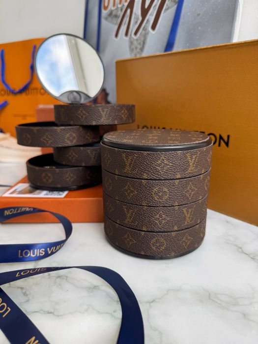 Органайзер ждя украшений Louis Vuitton Луи Витон косметичка несессер