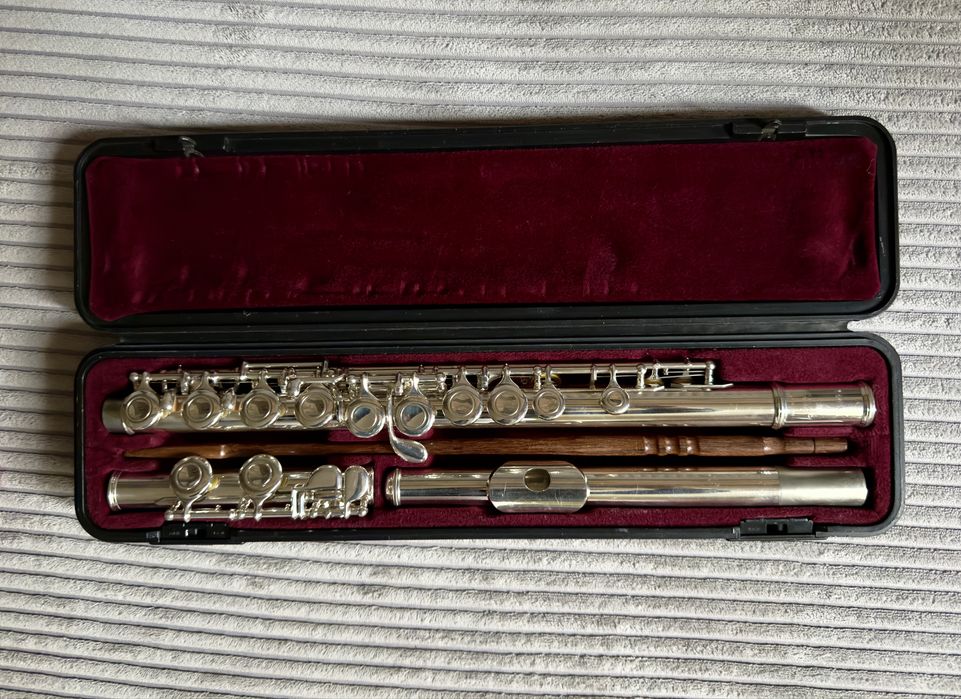 Flet poprzeczny Yamaha 211