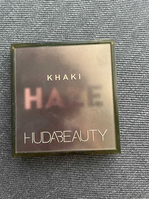 Paleta cieni HUDA BEAUTY Khaki haze