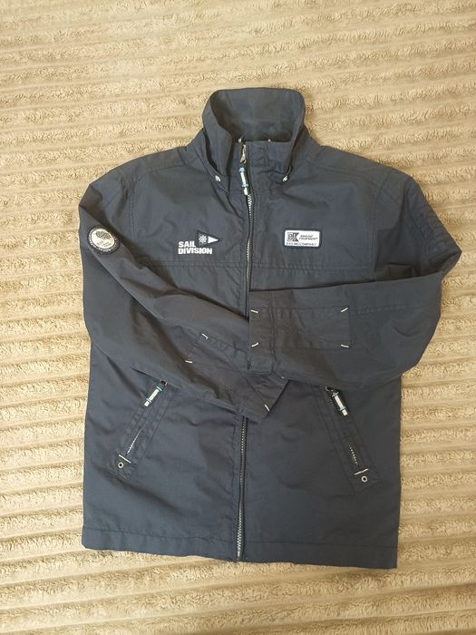 Куртка , вітрівка.