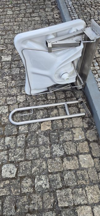 Lavatório para deficientes