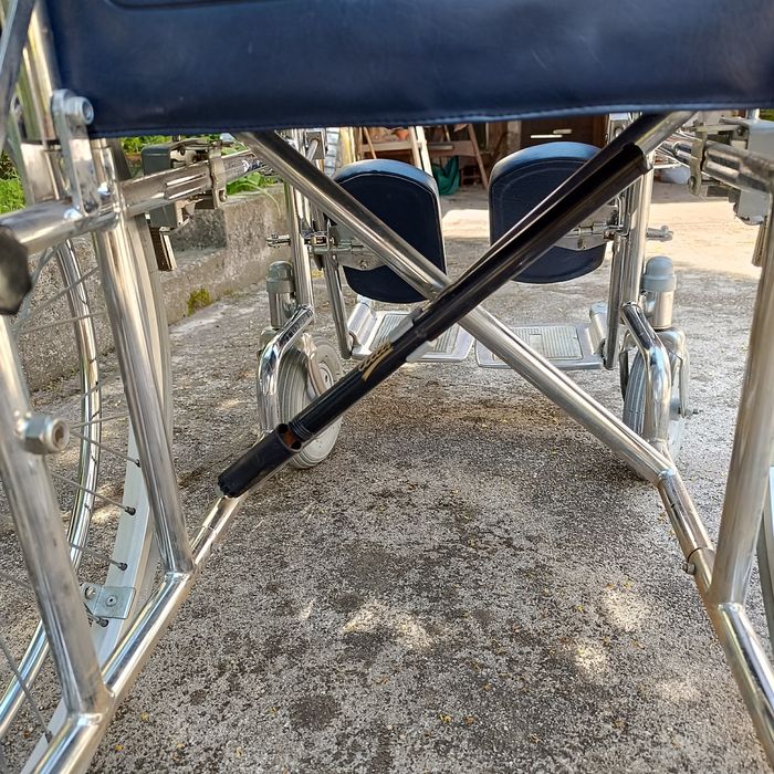 Cadeira de rodas Fabriorto com suspensao