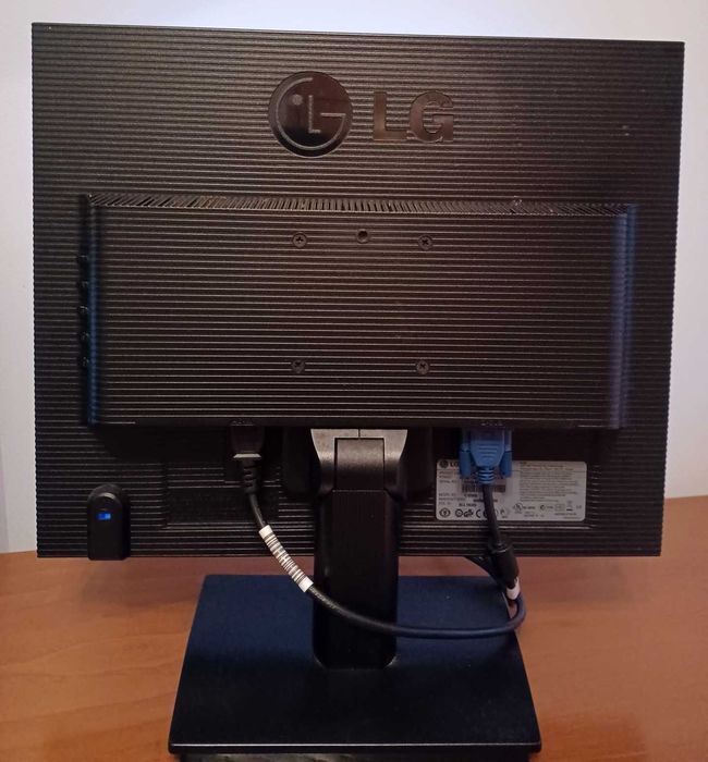 Monitor LG Flatron L1919S. Como Novo.