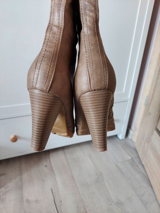 Kozaki lekko ocieplane r.40