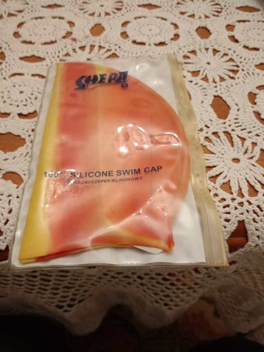 Silikonowy czepek pływacki.