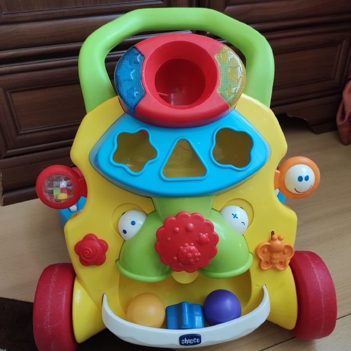 Pchacz edukacyjny Chicco