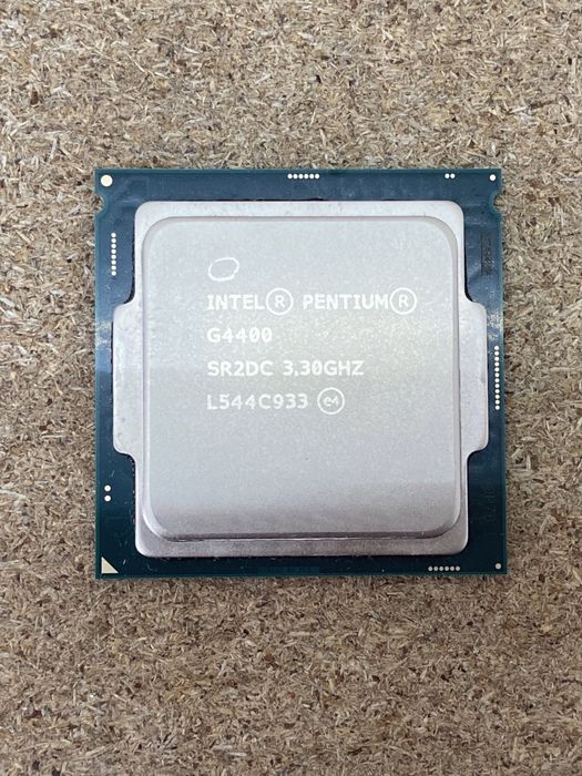 Процесор Intel Pentium G4400 - 3.30GHz/8GT/s/3MB - S1151 - HD 510