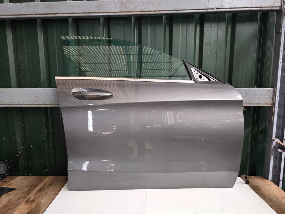 Porta frente direita Mercedes CLA W117 (2013 a 2019)
