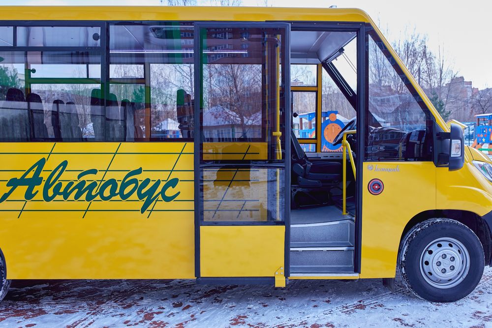 Шкільний автобус