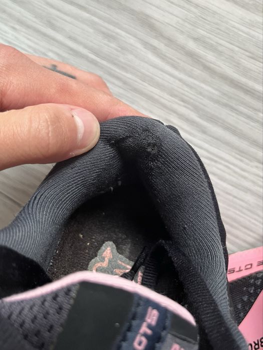 жіночі кросівки Brooks Adrenaline GTS 22