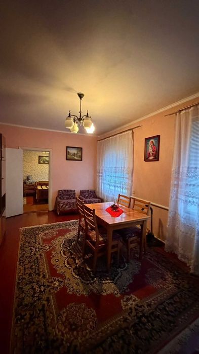 Продаж будинку в Почаєві