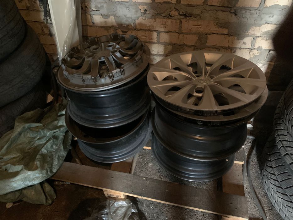 Продам диск колесний на Тойота камрі