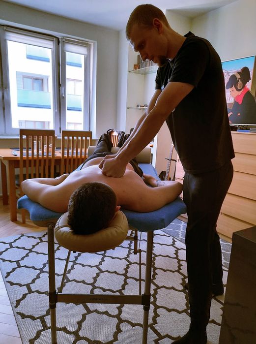 Masaż z dojazdem – Dyplomowany Technik Masażysta (Warszawa i okolice)
Mobile Massage – Certified Massage Therapist   (Warsaw & Surrounding Areas)