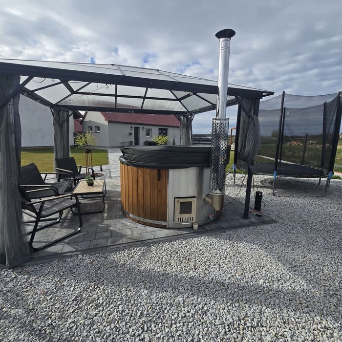 Domek  4-osobowy z jacuzzi ..