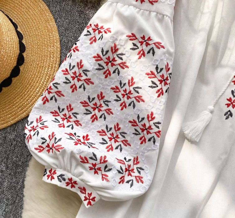 Вишита не знаю блузка.