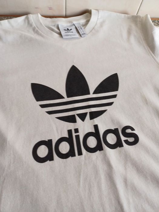 T-shirt adidas usada 1 vez.