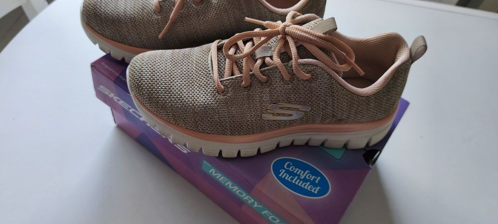 Sapatilhas de senhora n. 37 marca Skechers  Memory Foam