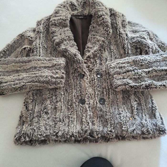 Casaco  curto de senhora  quentinho