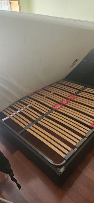 Cama de casal com estrado