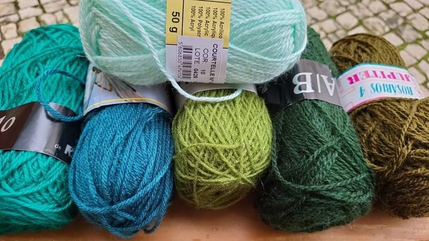 Lãs acrílicas novelos de 50 gr várias marcas