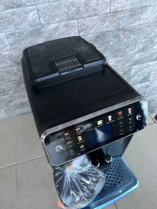 Кавомашина Philips Latte Go EP5500 нова з коробю вітринний зразок: 18 ...