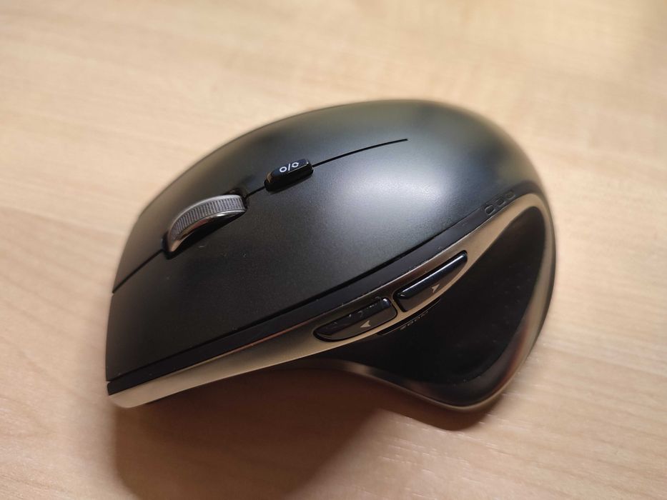 Zestaw Logitech -  klawiatura K800 + Performance Mouse MX