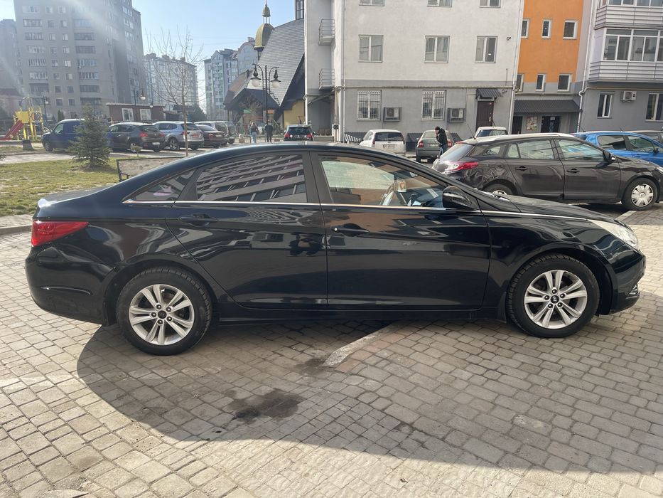 Hyundai Sonata 2012 Автомат | 2.0 Газ/Бензин | Власник, 2 комплекти нової гуми