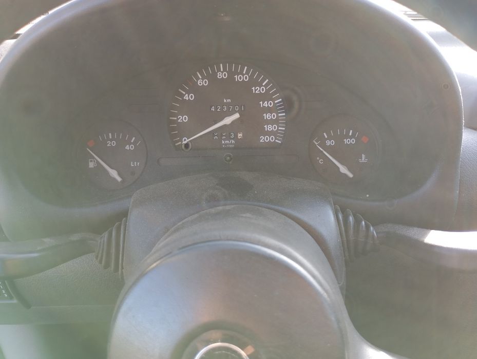 Opel corsa b 1.7 D comercial