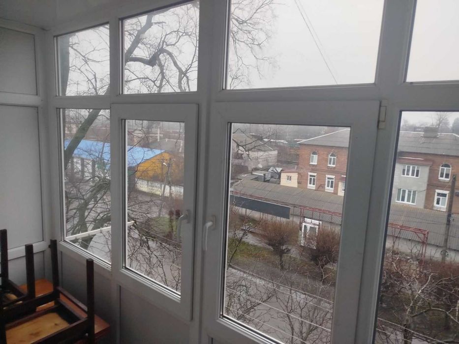 Світла та затишна квартира у центрі Помічної