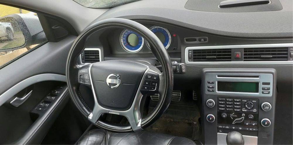 Volvo v70 R-design III generacja 2.0 benzyna manual