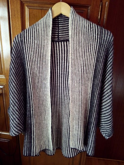 Casaco de malha preto e branco