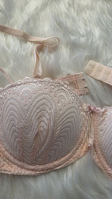 Komplet bielizny biustonosz +majtki nowy