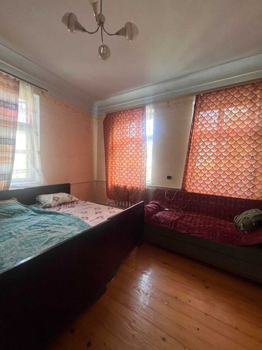 Продаж будинку в мальовничому місці в м. Заліщики