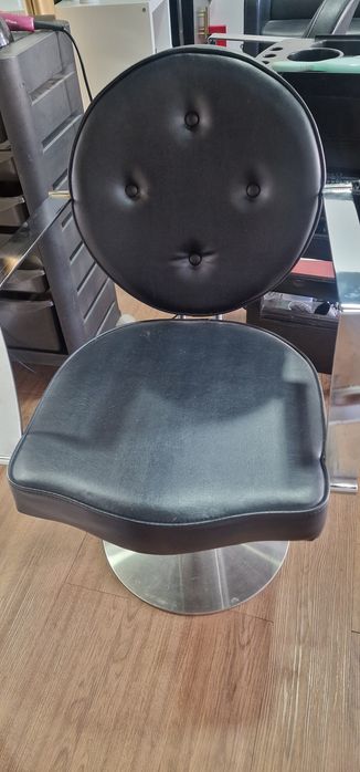 Cadeira preta corte